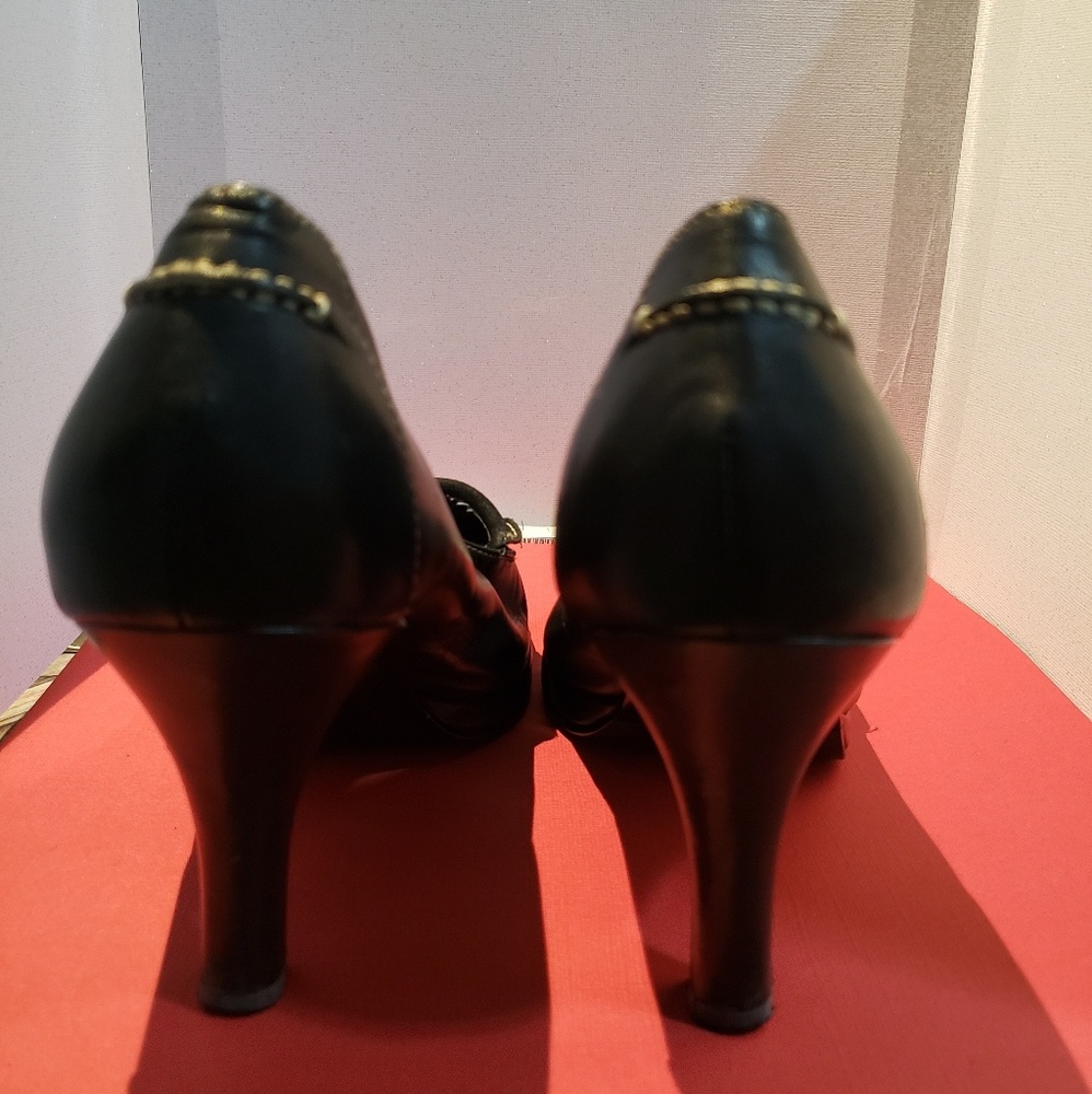 Shoes - Picture 3 of 4